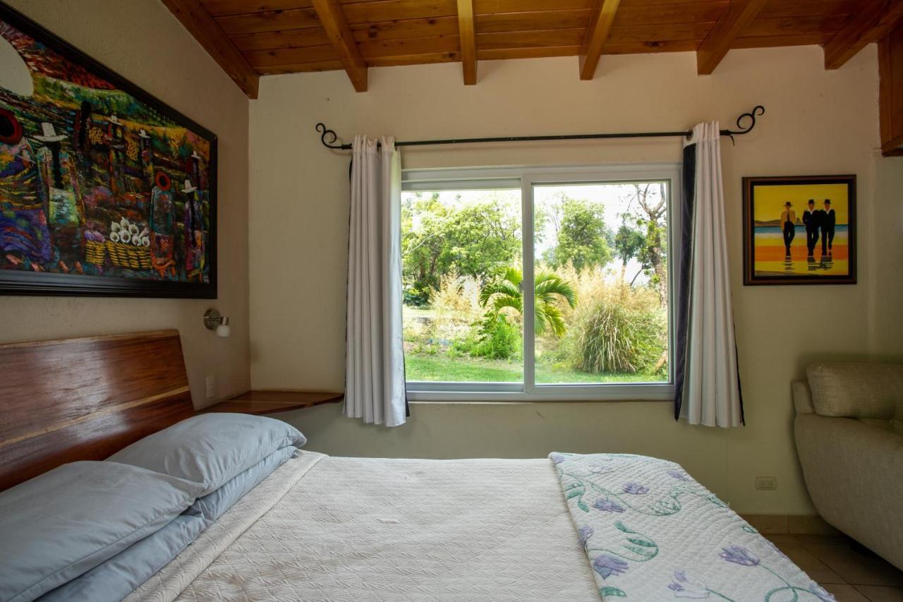 Lake Front Retreat At Los Elementos Santa Cruz La Laguna Exterior foto